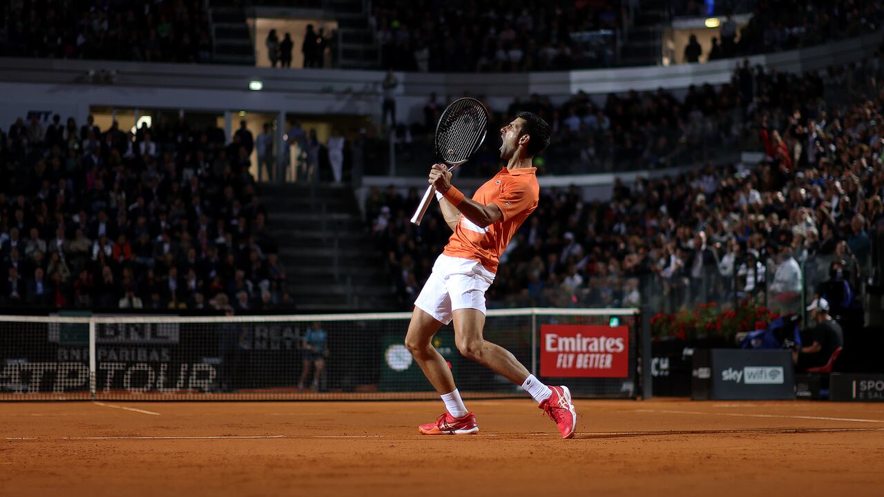 El serbio avanzó a semifinales del Masters 1000 de Roma y mantuvo el número 1 del ranking ATP.