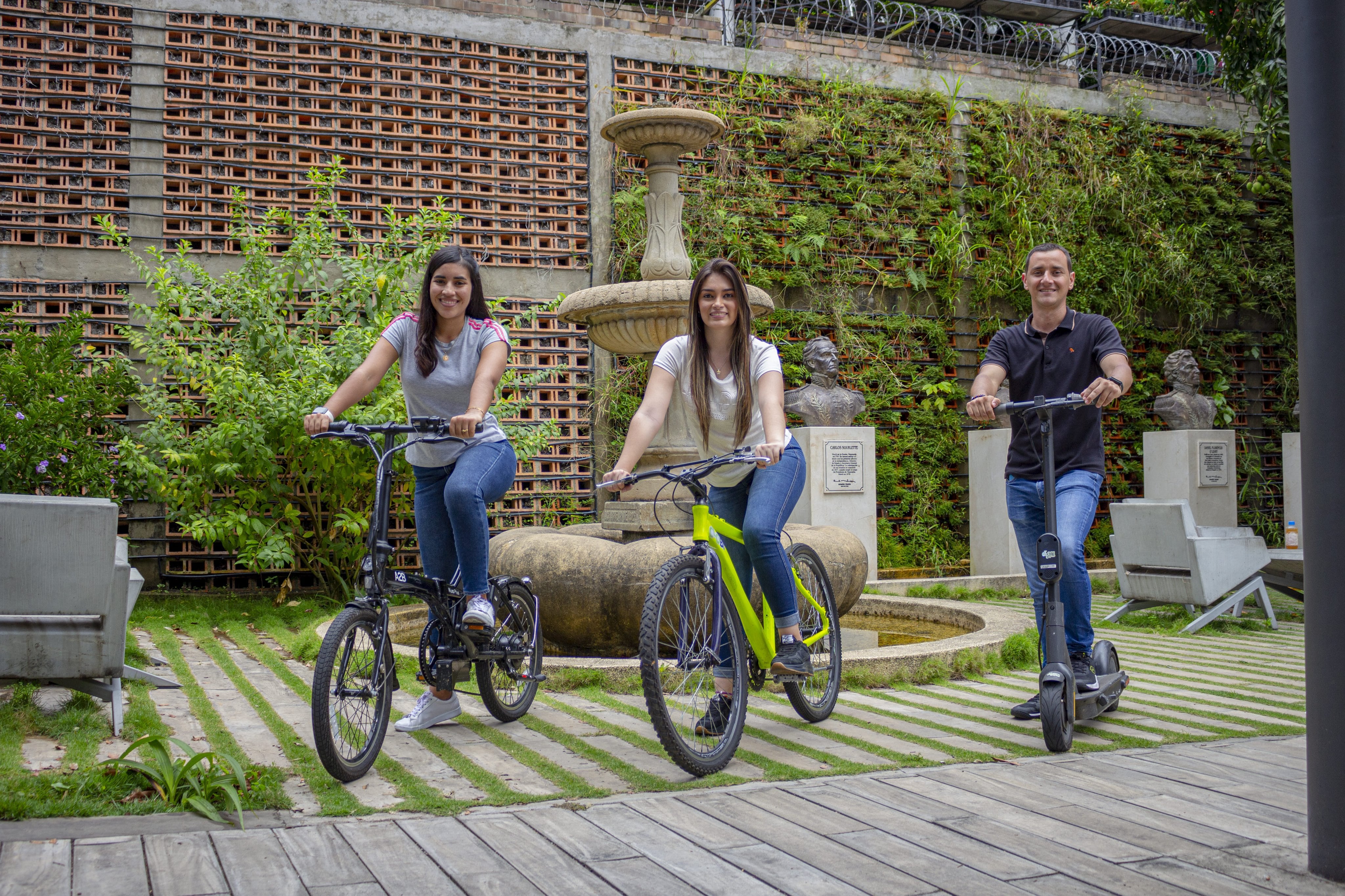 El sistema funciona de domingo a domingo, incluyendo festivos.