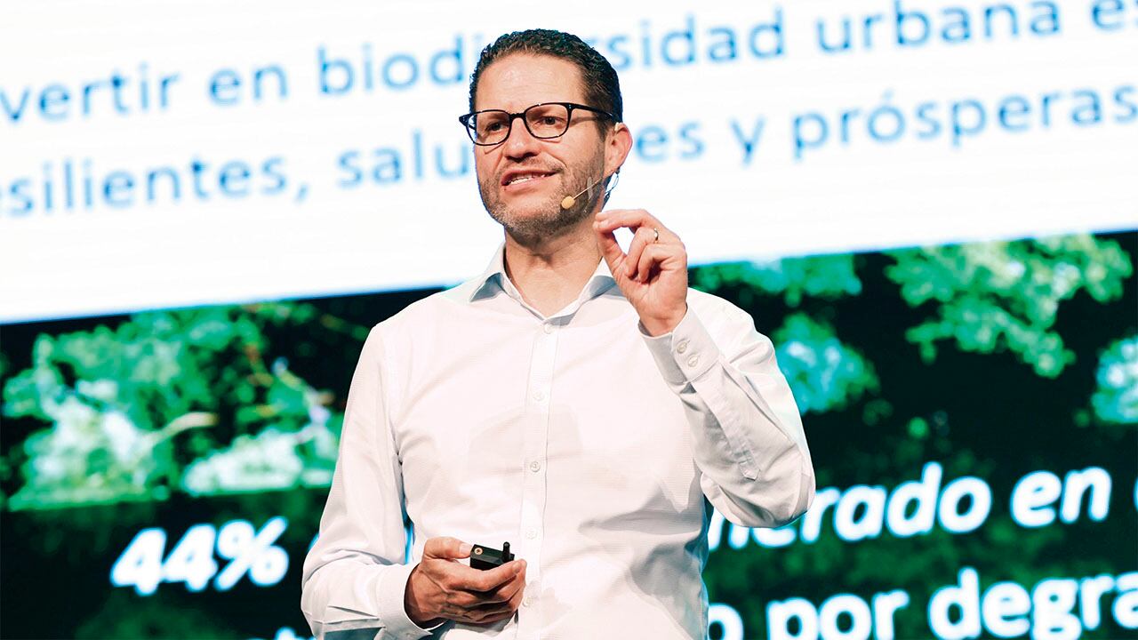 La Semana de la Biodiversidad de Cali se ha llevado a cabo del 29 de septiembre al 5 de octubre de 2025. En la foto: Mauricio Rodas, exalcalde de Quito y experto en cambio climático.