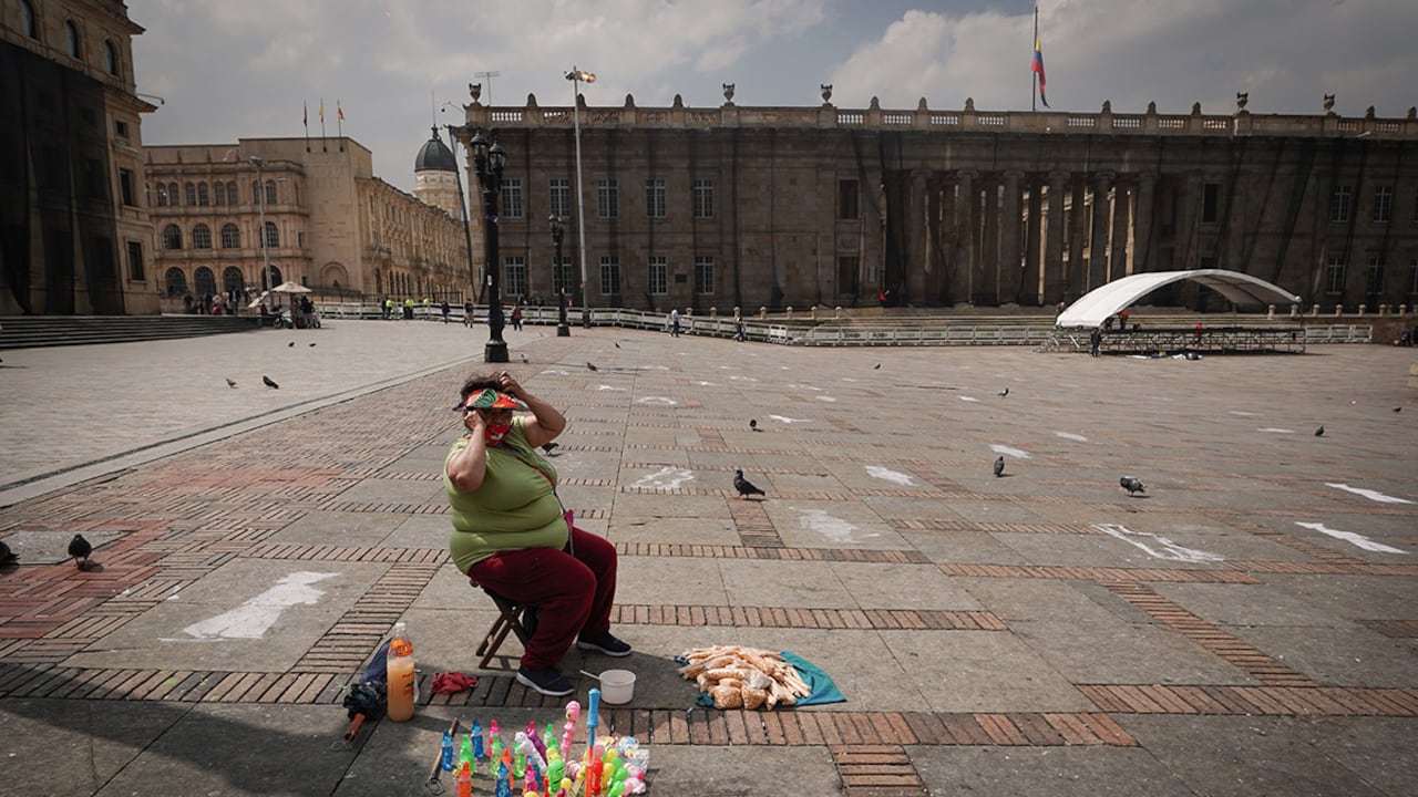 En Colombia, el 75 % de las mujeres entre 25 y 65 años están dentro de las categorías de informalidad más precaria.