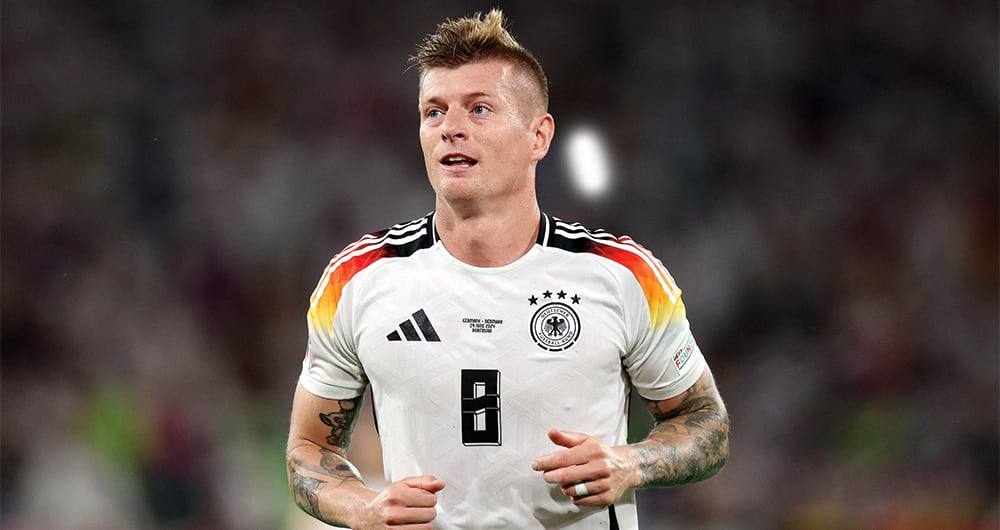  Toni Kroos, mediocampista del Real Madrid, decidió retirarse del fútbol a los 34 años. Fue campeón del mundo con Alemania en 2014.