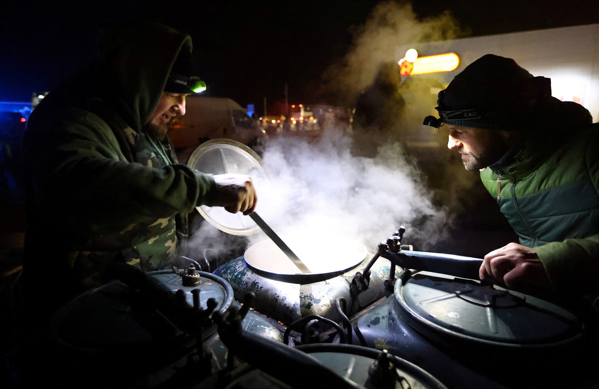 Sigue la salida de niños y mujeres de Ucrania.