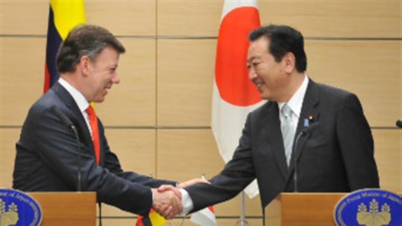 El Presidente de Colombia, Juan Manuel Santos, y el Primer Ministro de Japón, Yoshihiko Noda, suscribieron este lunes el Acuerdo para la Protección de Inversiones. "Era un objetivo y además un paso para continuar con el estudio y negociación de un Acuerdo de Cooperación Económica", dijo el Mandatario colombiano en Tokio.