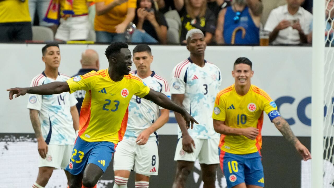 Dávinson Sánchez, luego de anota el segundo gol de Colombia, durante el partido contra Costa Rica.