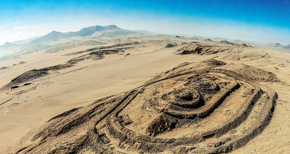 El observatorio solar de Chanquillo, como se lo conoce hoy, fue construido por los indígenas casma-sechín hace 23 siglos, en Perú.