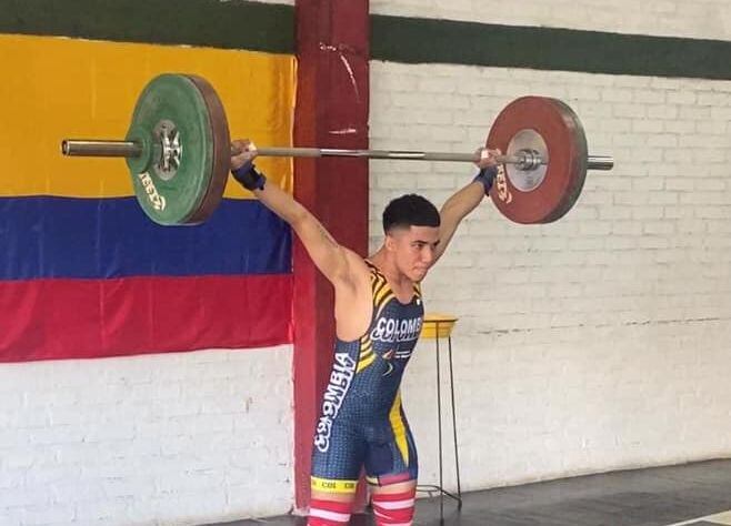 Juan Esteban Peña, joven deportista y mototaxista, fue asesinado frente al Batallón San Mateo de la capital de Risaralda. El sicario fue herido por un agente de inteligencia que presenció el crimen