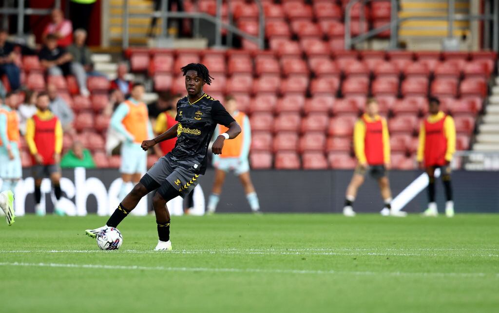 Romeo Lavia llega al Chelsea proveniente del Southampton.