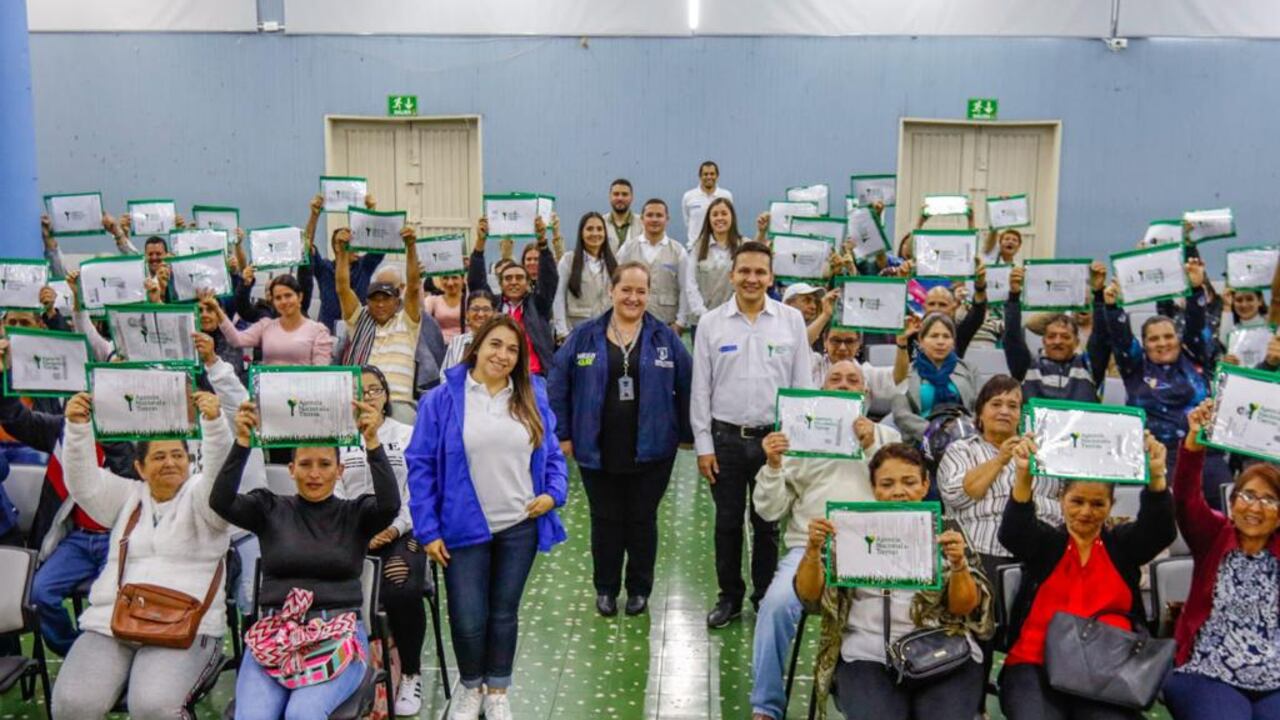 Los títulos fueron entregados por la Agencia Nacional de Tierras en alianza con la Unidad de Gestión de Vivienda y la Organización Internacional de las Migraciones (OIM).