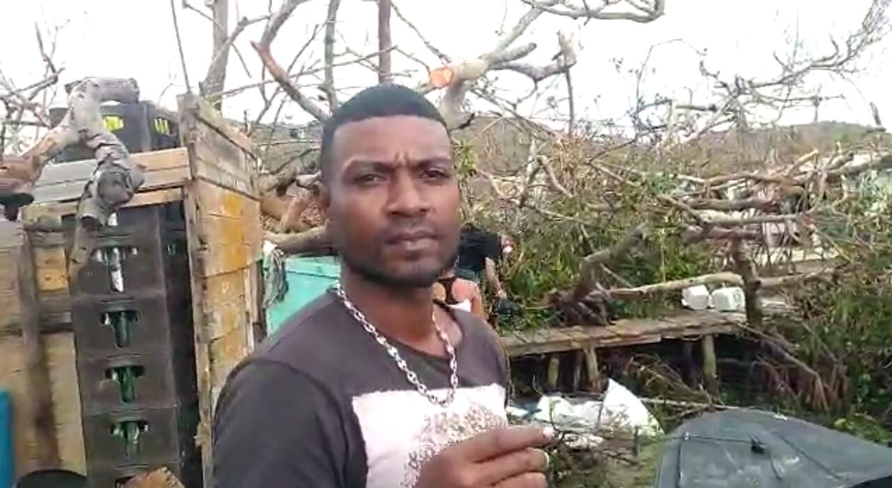 Elvis, uno de los afectados por el huracán Santa Catalina narró a SEMANA las dificultades que hoy está viviendo Santa Catalina y su gente.