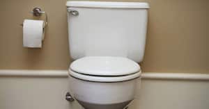 Lo que ocurre detrás de la puerta del baño de mujeres ha sido uno de los secretos mejor guardados.