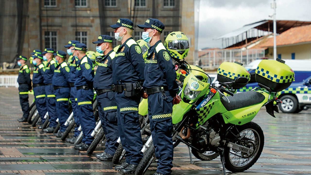 Los enredos para la entrega del contrato de las bodycams, en los que parece haber un direccionamiento en favor de una empresa, han dejado sobre la mesa la posibilidad de usar el dinero en la compra de motos para la institución.