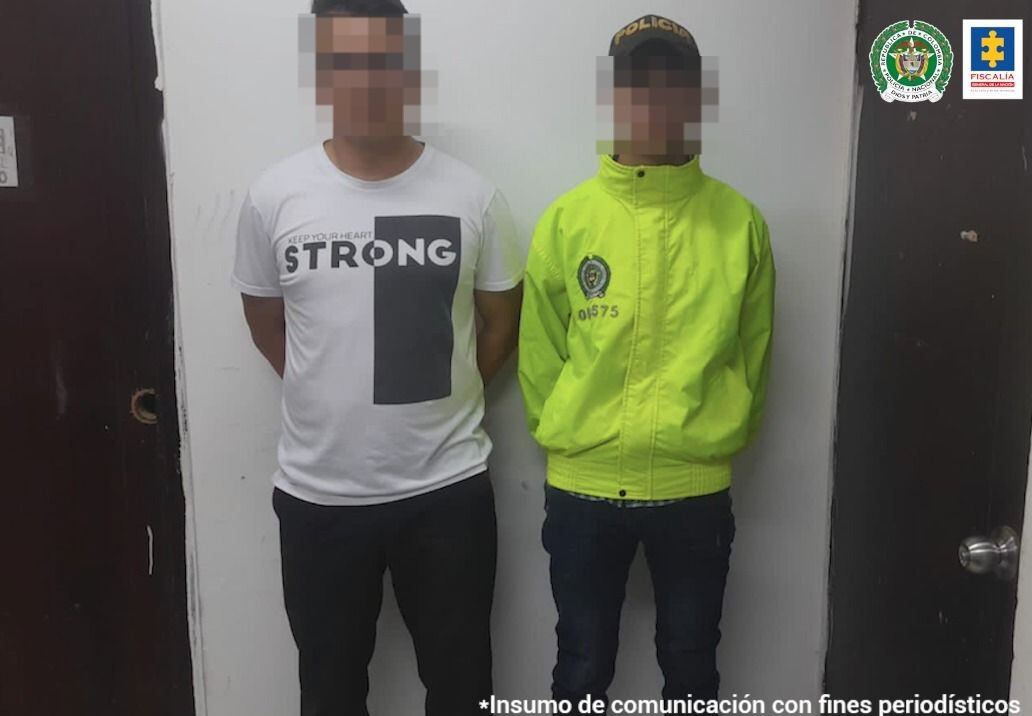 Hernán Darío Rodríguez Rincón, uno de los auxiliares de vuelo, al parecer aprovechó la cercanía que tenía con una de sus compañera, y la agredió sexualmente.