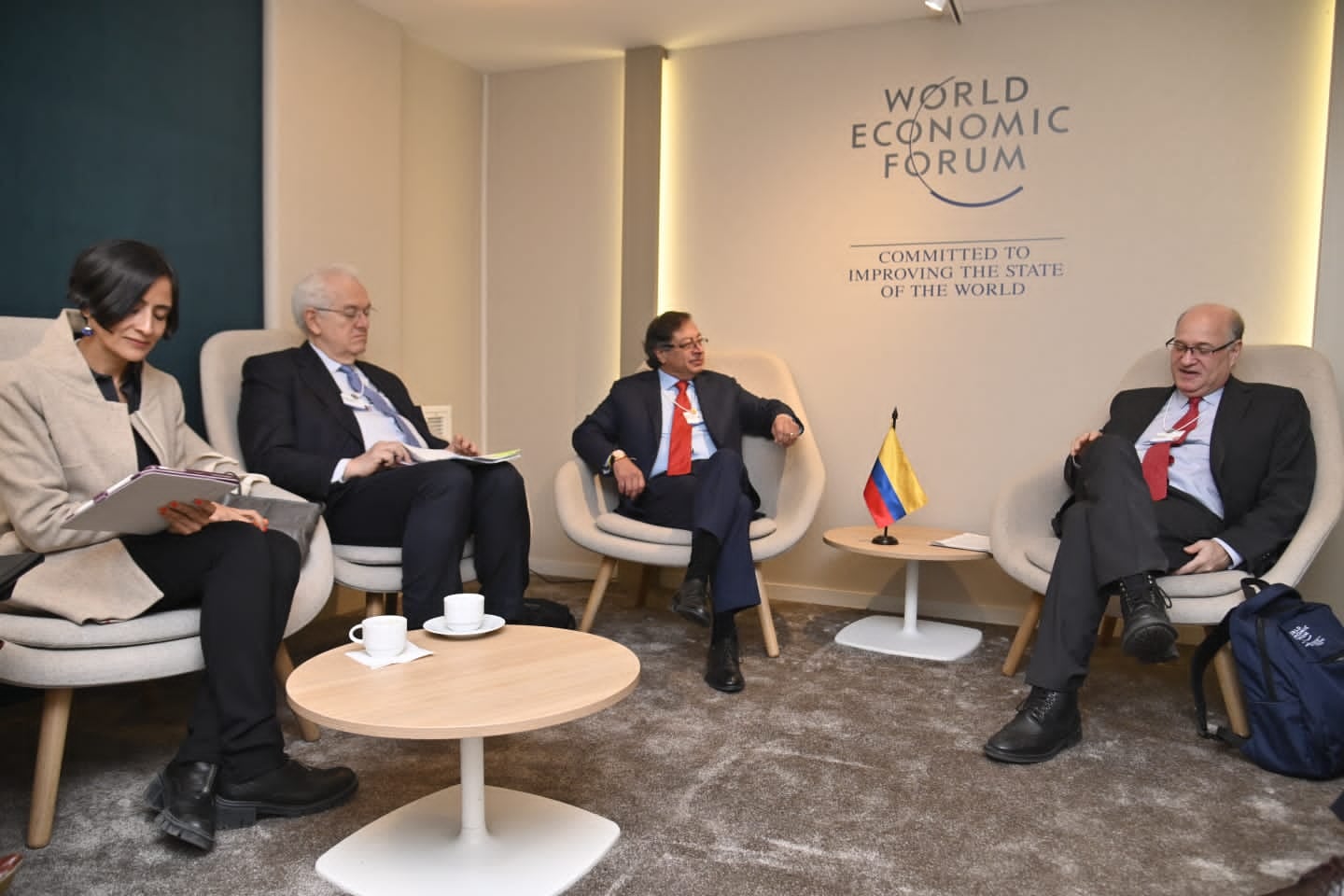 El presidente tuvo un grato encuentro con el presidente del BID en compañía del ministro José Antonio Ocampo y la ministra Susana Muhamad