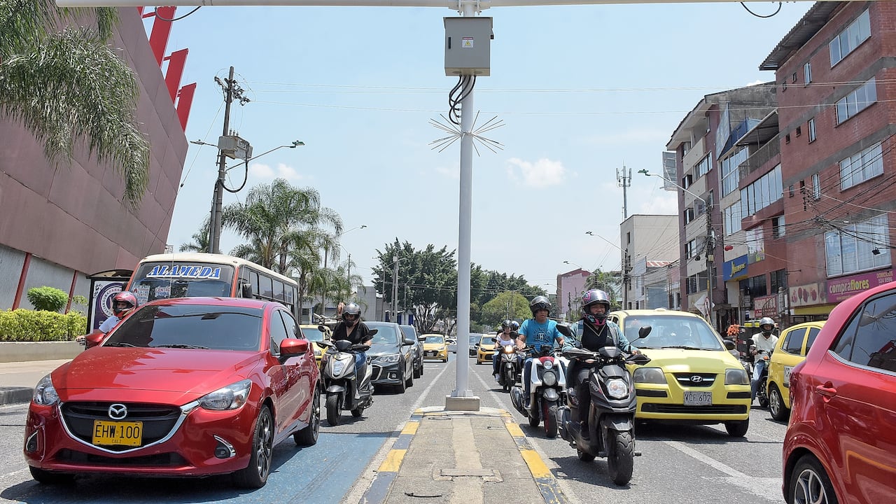 La Secretaría de Movilidad está pidiendo autorización para poder instalar 40 nuevas cámaras de fotodetección. Se espera que al menos el 50% de ellas queden funcionando en el 2024.