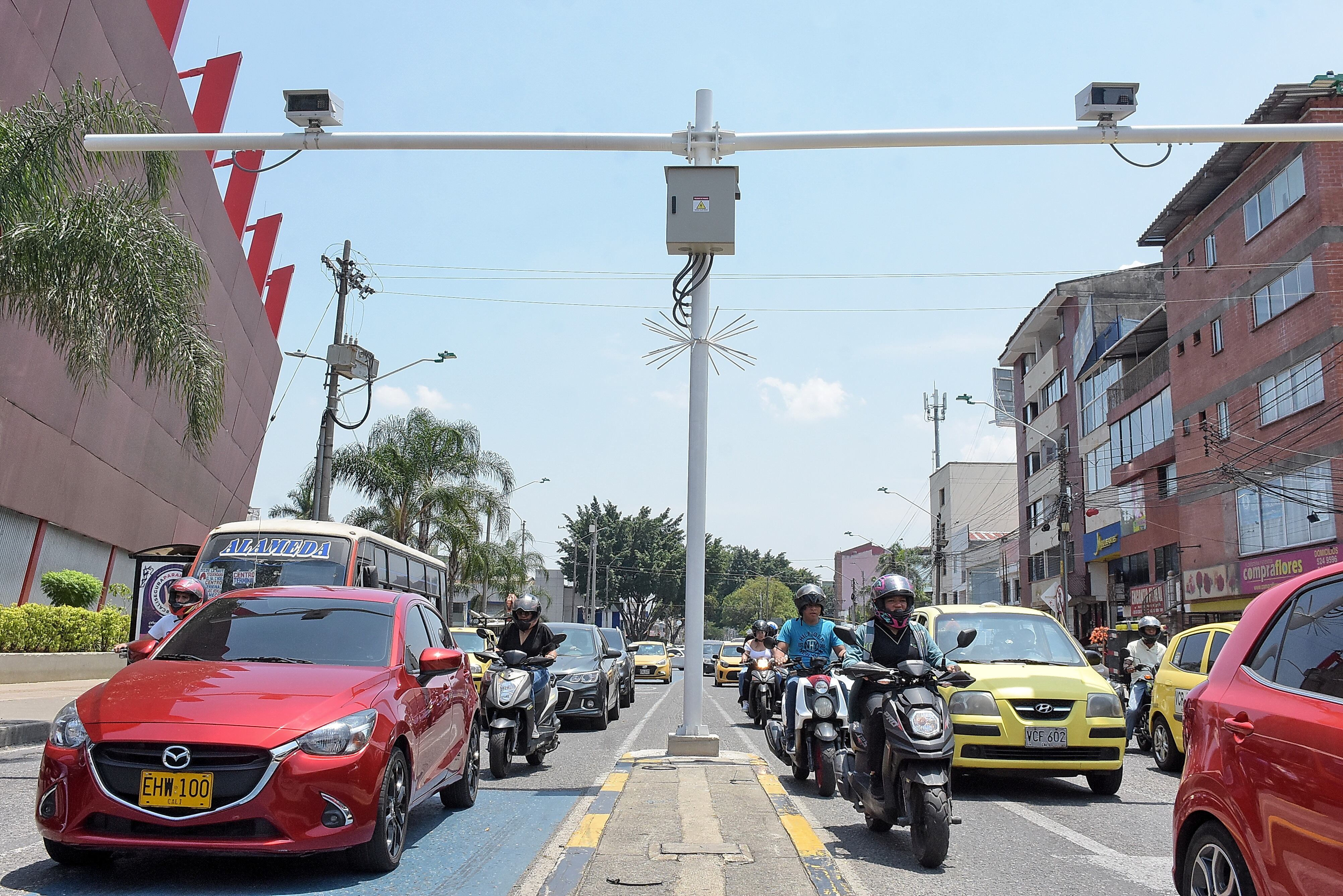 La Secretaría de Movilidad está pidiendo autorización para poder instalar 40 nuevas cámaras de fotodetección. Se espera que al menos el 50% de ellas queden funcionando en el 2024.