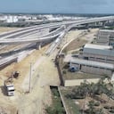 El nuevo Puente Pumarejo tiene dos calzadas de tres carriles cada una, dos carriles para ciclorruta de 1,50 metros cada uno.