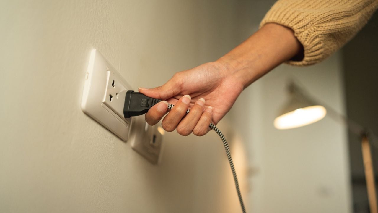 Esto es lo que puede pasar si se desconecta un electrodoméstico de la pared sin antes apagarlo - Semana