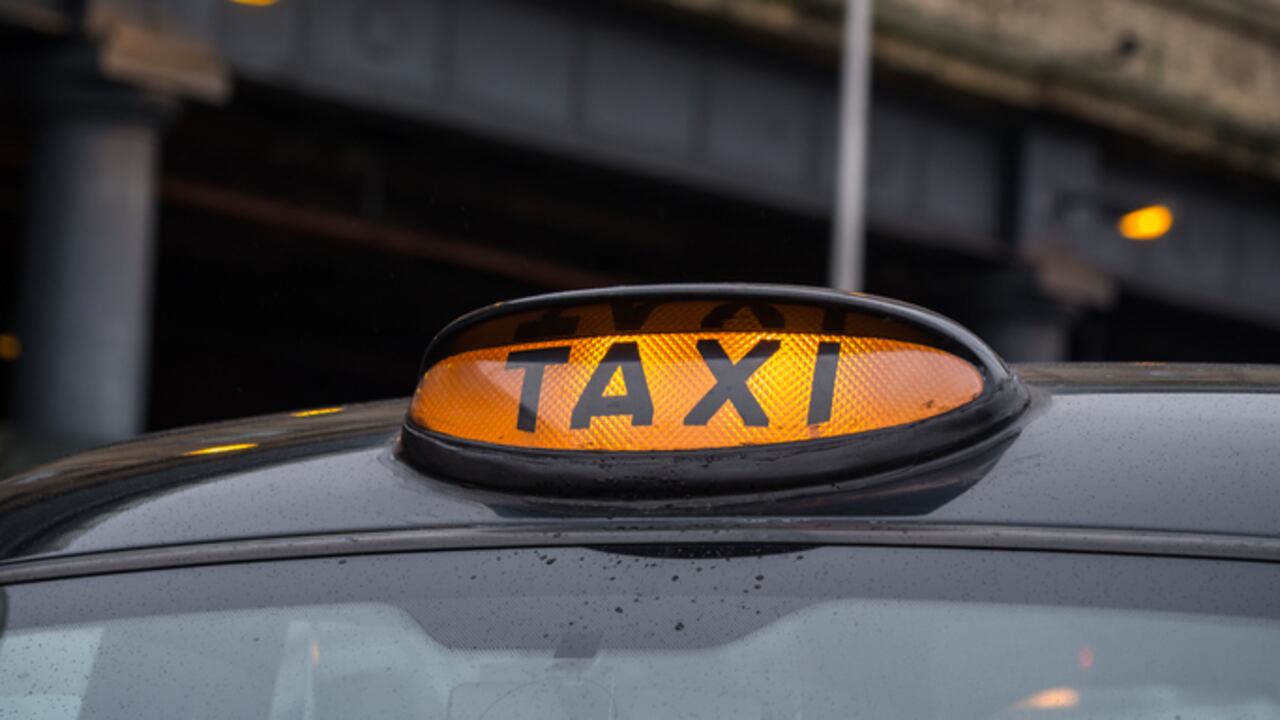 La joven tomó el taxi sobre la carrera 33 en Bucaramanga.