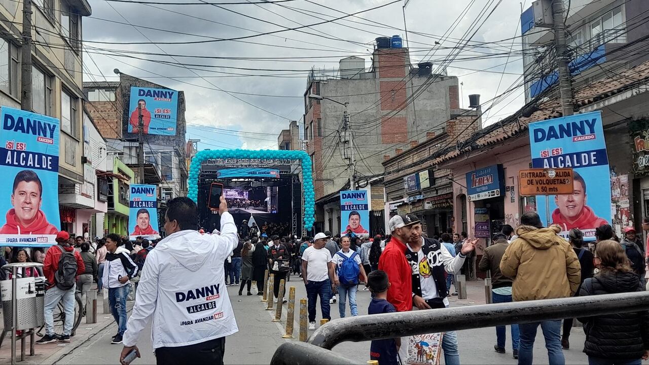 Cierre de la Carrera Séptima para la campaña política de Danny Caicedo, candidato a la Alcaldía de Soacha.