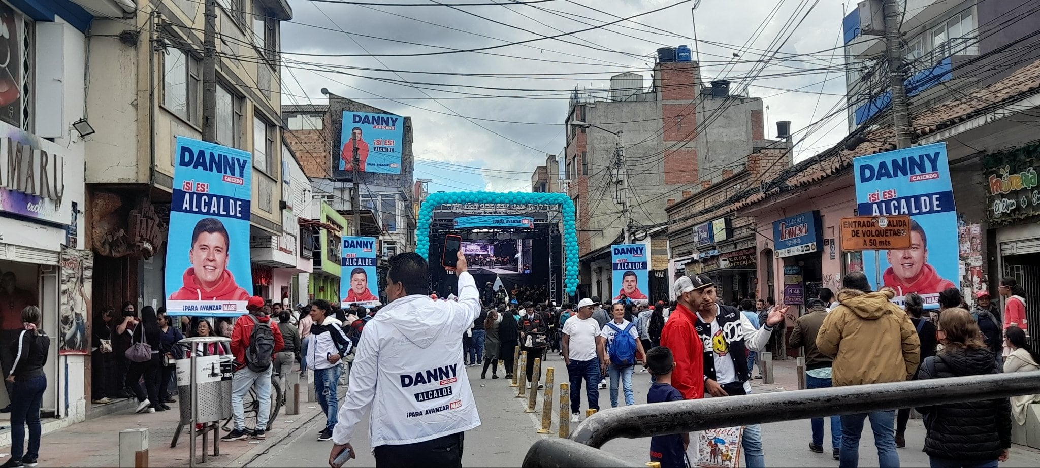 Cierre de la Carrera Séptima para la campaña política de Danny Caicedo, candidato a la Alcaldía de Soacha.