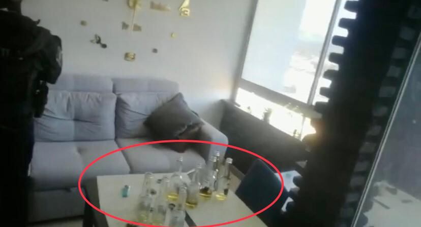 En la casa, al parecer hubo una celebración horas antes, se encontraron botellas de cerveza
