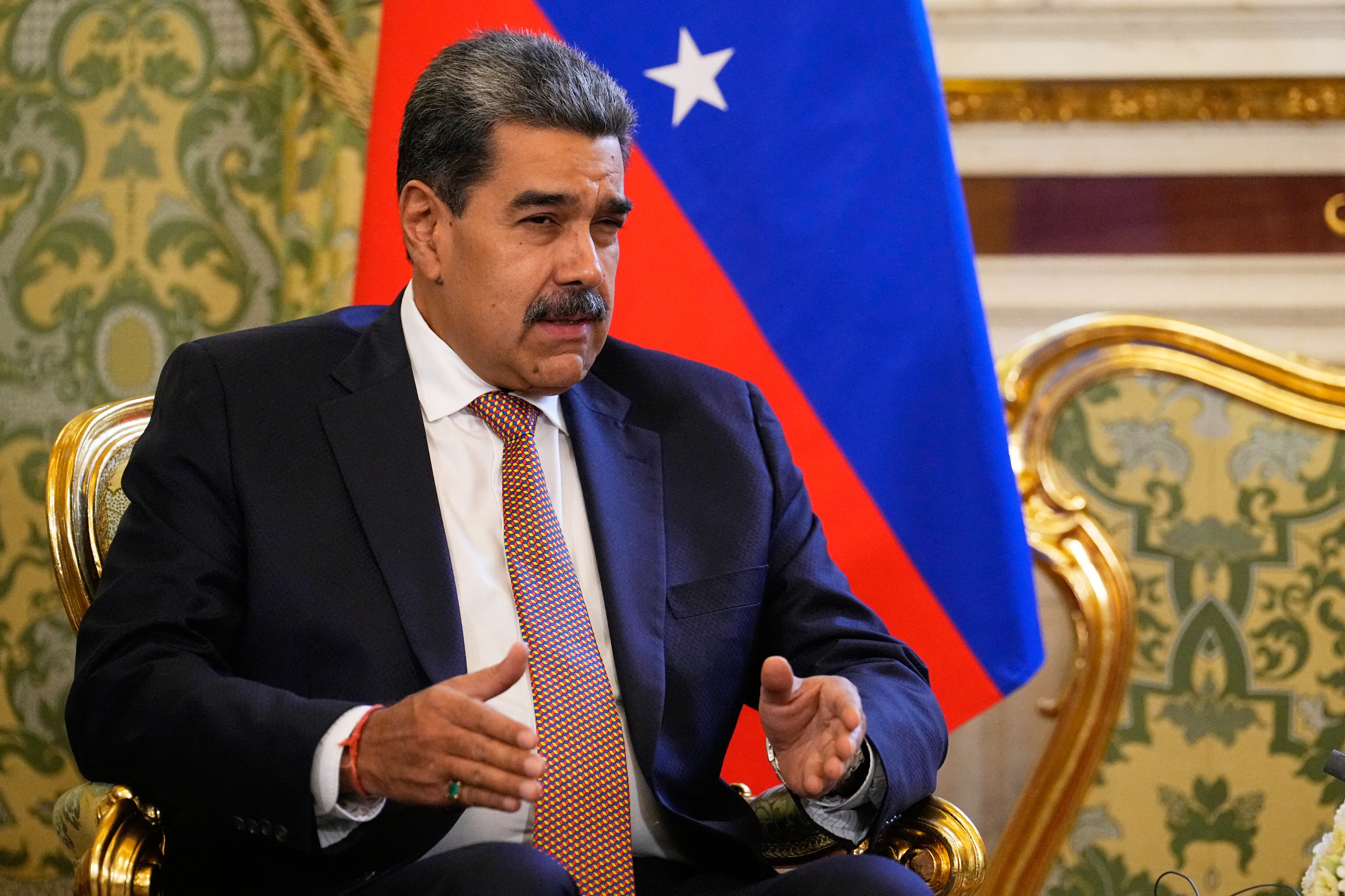 Maduro se reúne con Putin y anticipa "impulso nuevo" en relaciones con Rusia