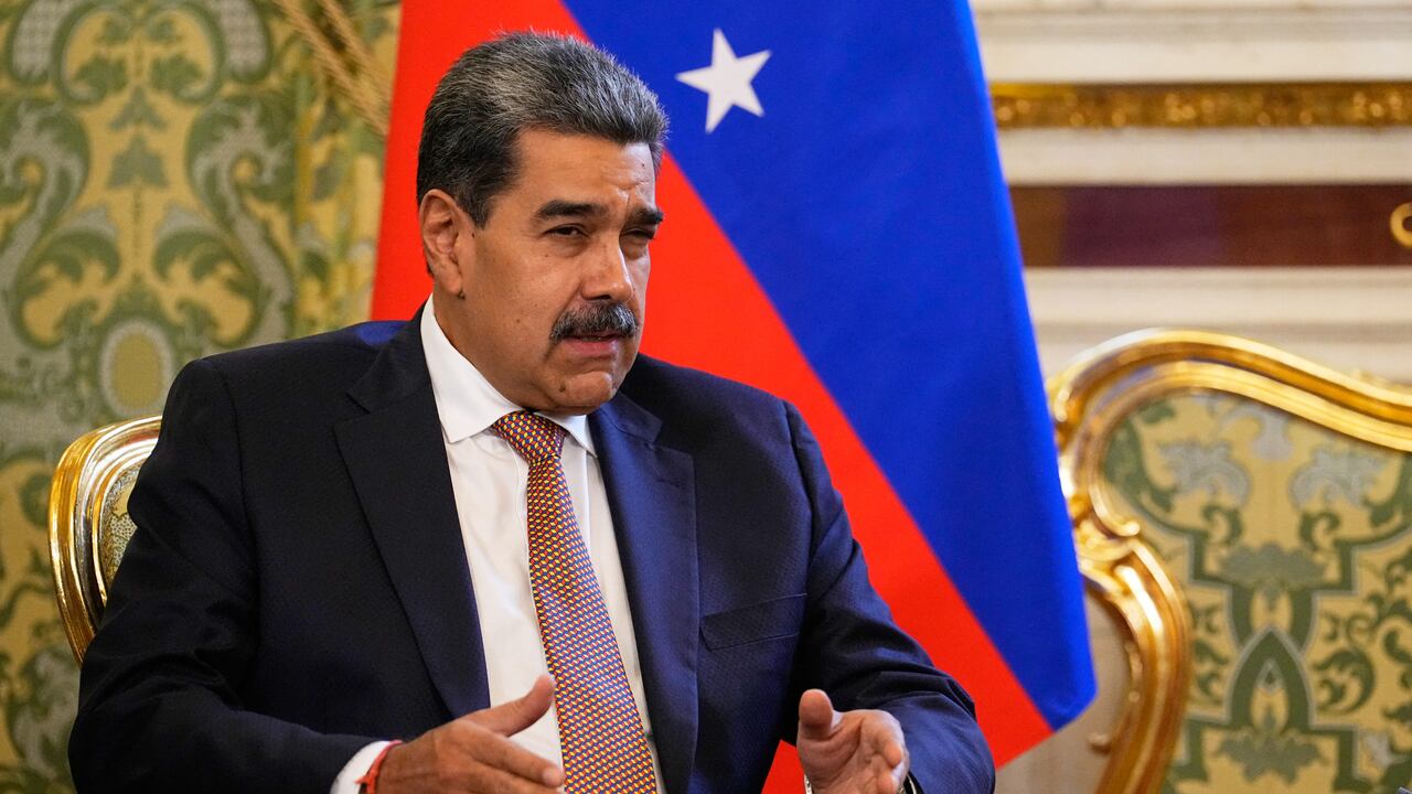 Maduro se reúne con Putin y anticipa "impulso nuevo" en relaciones con Rusia