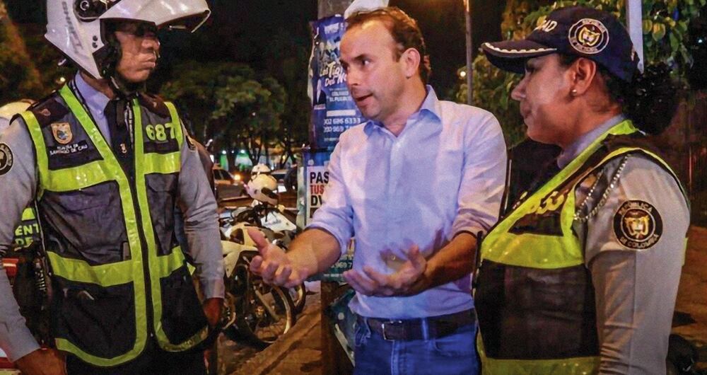   El alcalde Alejandro Eder le pidió al Gobierno nacional mayor contundencia para derrotar a las disidencias de las Farc. Por ahora, el presidente ha prometido un plan candado en la ciudad. 