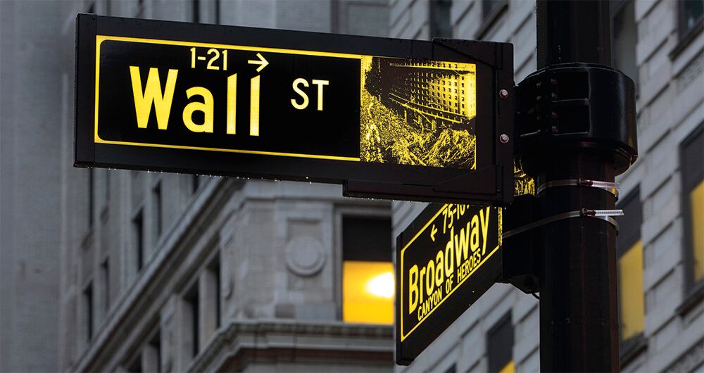 Wall Street tuvo una semana movida luego de un enfrentamiento entre quienes  impulsaron el alza de las acciones de compañías desconocidas y quienes querían hacerlas caer.