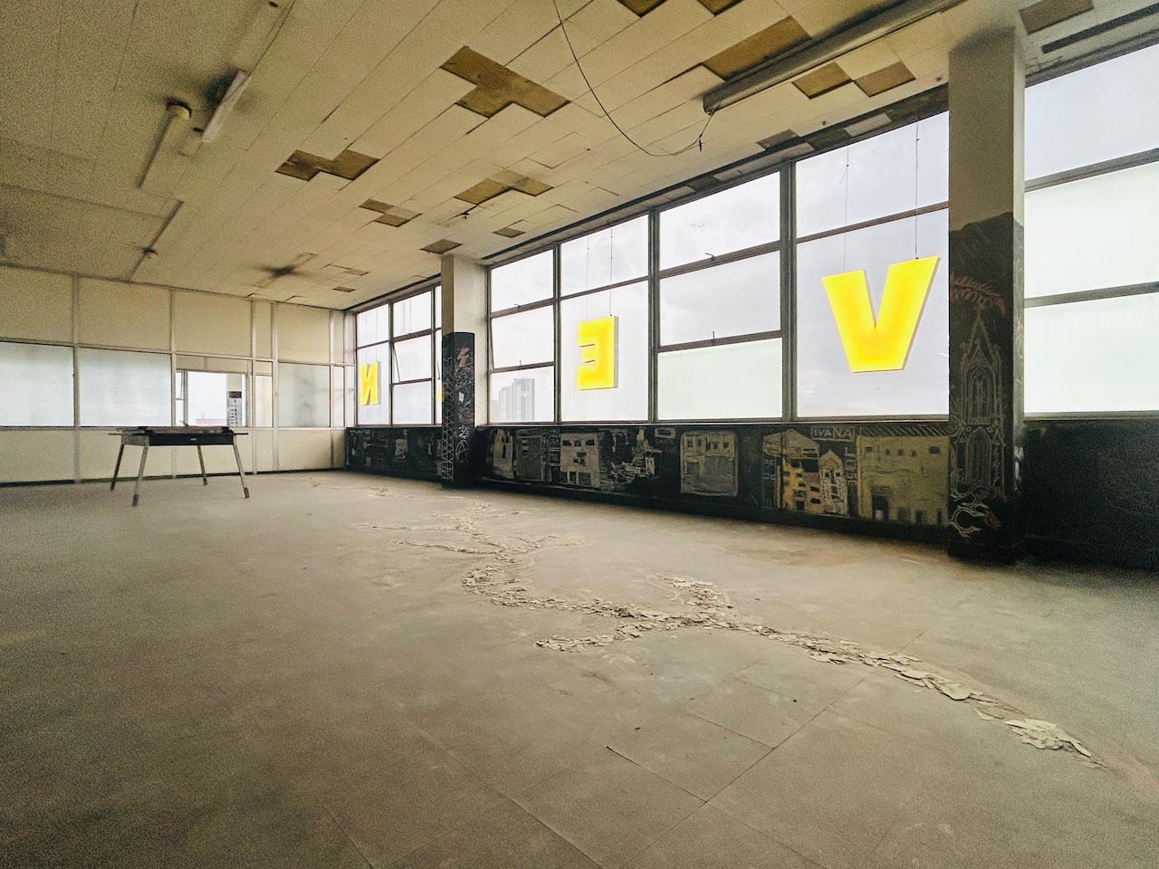 APLO + MANO CAMBIADA, VEANVÉ, 2024.