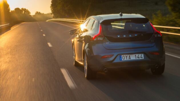 Volvo trae el impactante ‘hatchback’ V40.