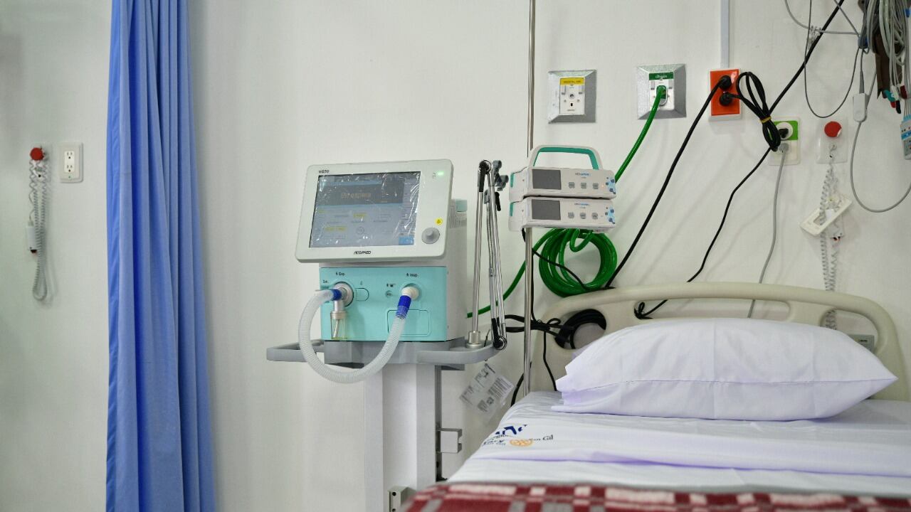 La ocupación de unidades de cuidados intensivos fue uno de los aspectos que llevó a definir las nuevas medidas en varias ciudades del país.