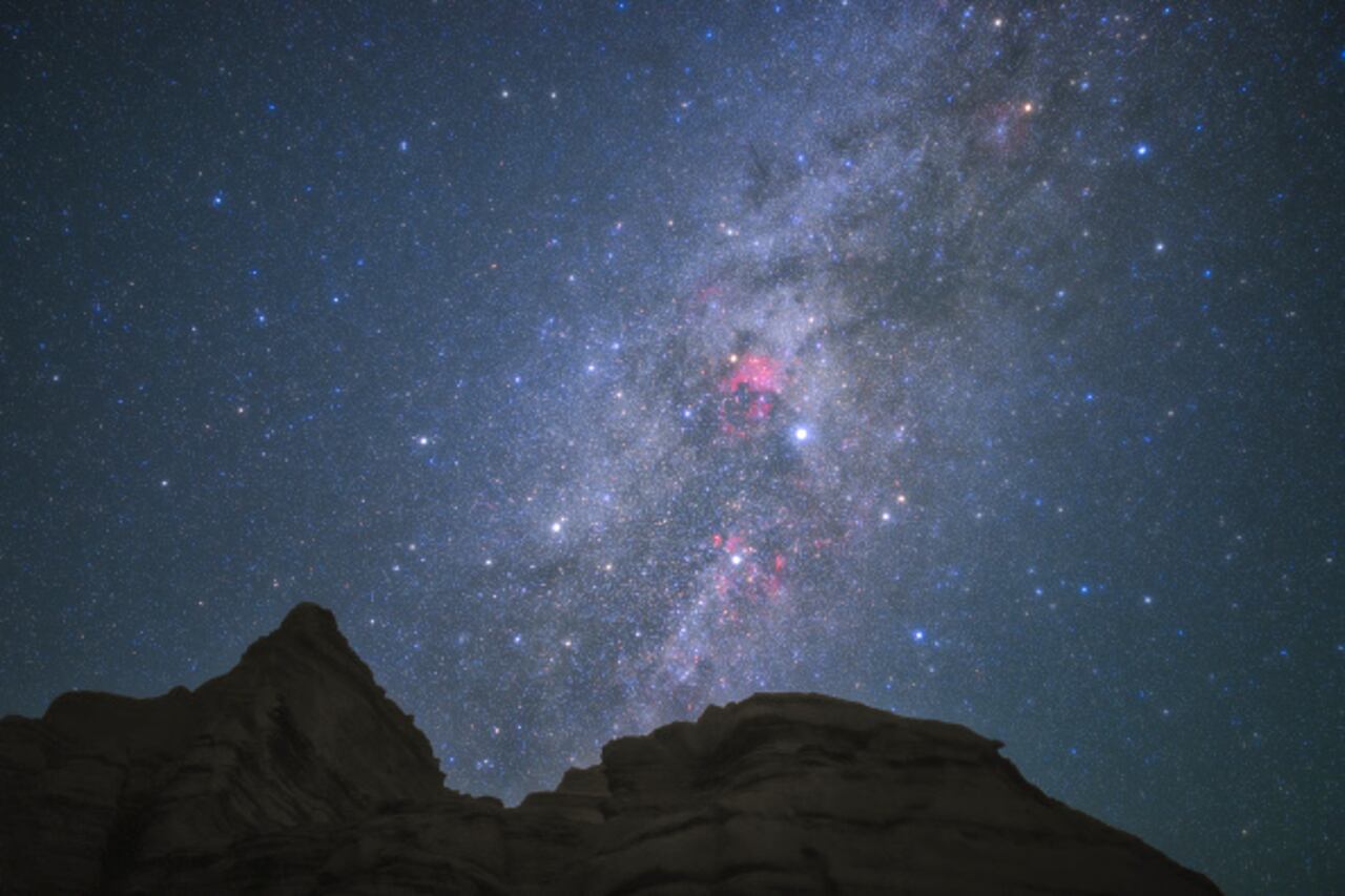 Se estima que solo la Vía Láctea tiene de 200 a 400 mil millones de estrellas.