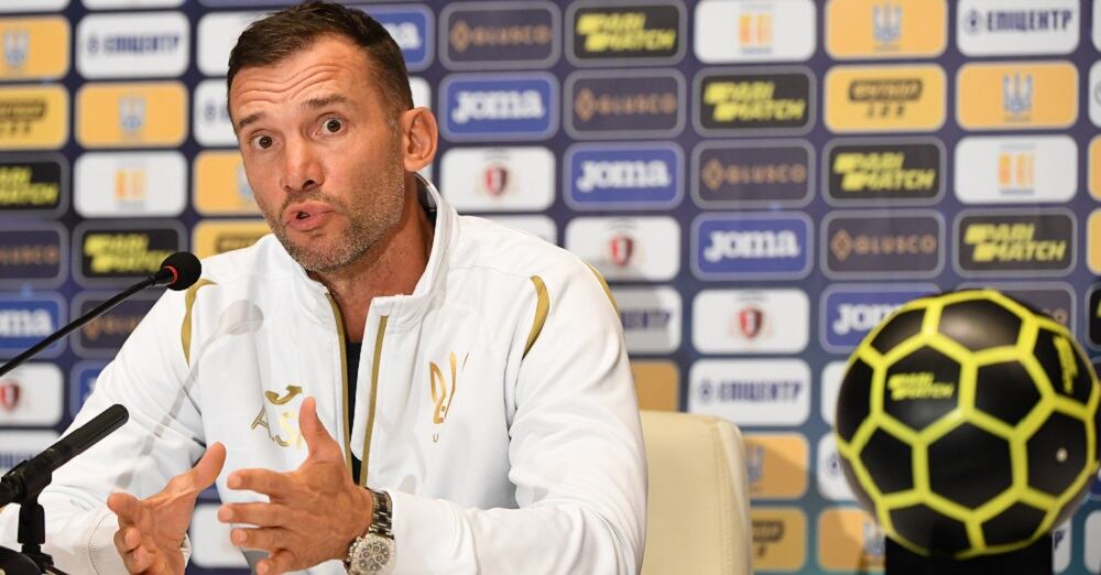 Andriy Shevchenko, entrenador de Ucrania. ( SERGEI SUPINSKY / AFP)