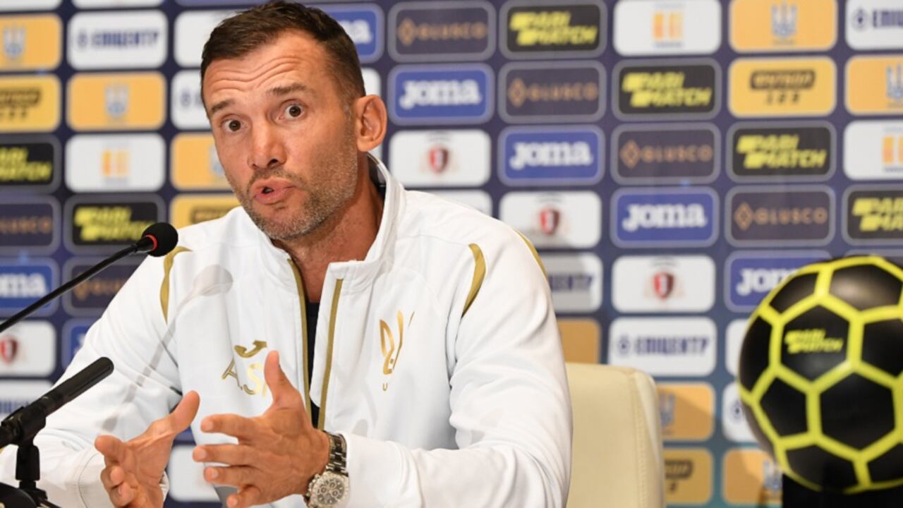 Andriy Shevchenko, entrenador de Ucrania. ( SERGEI SUPINSKY / AFP)