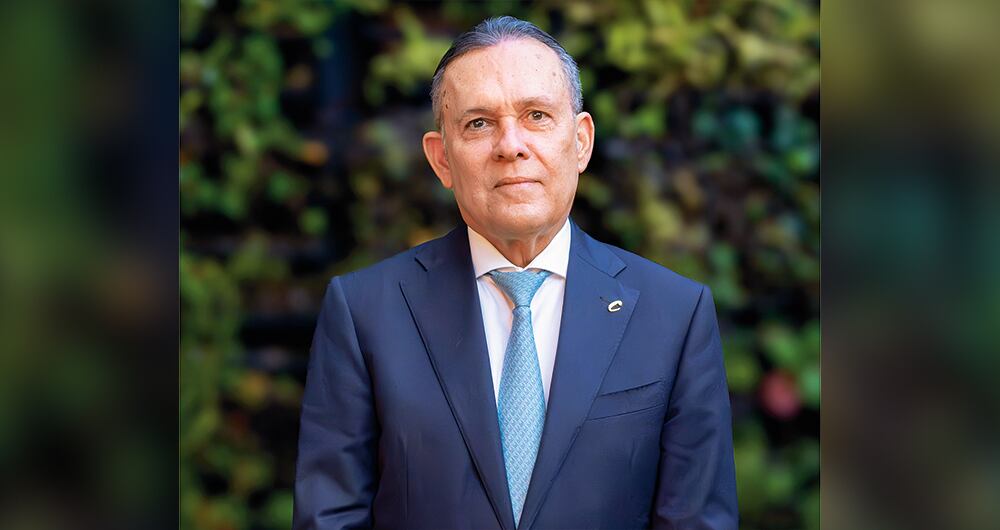  Efraín CepedaPresidente del Senado