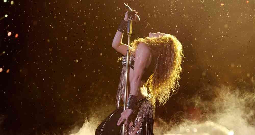 A pesar de que Shakira ya era una estrella internacional cuando se enamoró de Piqué y facturaba millones, para la madre de Piqué era solo "una intrusa".