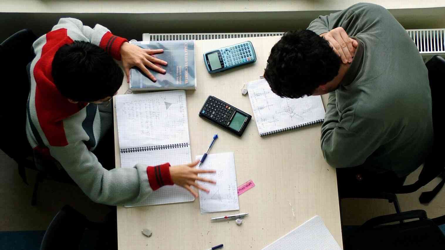 Estudiar una carrera en Colombia puede costar $70 millones en promedio