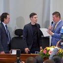 Chiflidos y Abucheos contra el concejal opositor se escucharon en el Concejo de Medellín por lo que el alcalde pidió respeto. Foto: @JuanCaUpeguiV