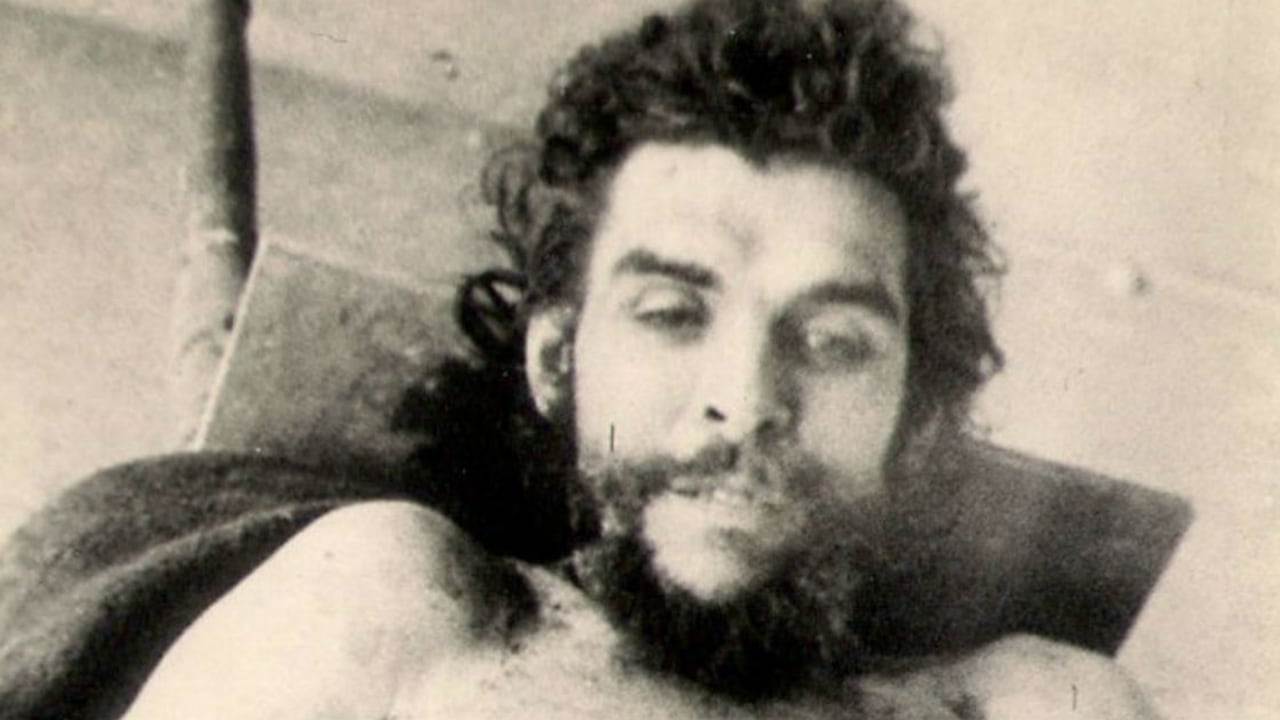 Esta es una de las fotos conservadas por Luis Cuartero. El 'Che' murió asesinado a tiros el 9 de octubre de 1967.