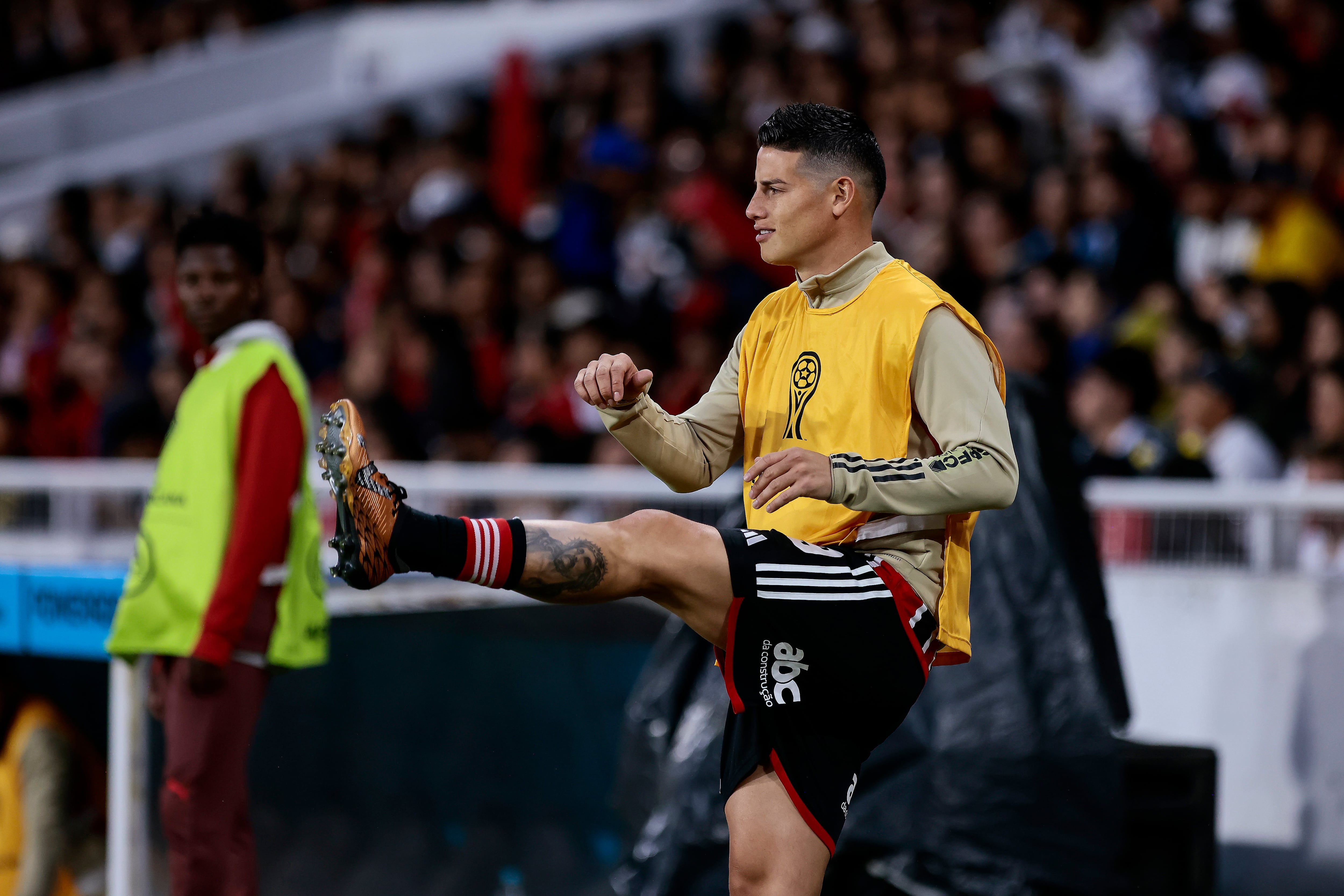 QUITO, ECUADOR - AUGUST 24: James Rodriguez of Sao Paulo warms up during the Copa CONMEBOL Libertadores 2023 Quarterfinal first leg match between LDU Quito and Sao Paulo at Rodrigo Paz Delgado Stadium on August 24, 2023 in Quito, Ecuador. (Photo by Franklin Jacome/Getty Images)
