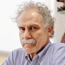 Arnoldo Kraus es médico, experto en bioética, profesor de la Facultad de Medicina de la Unam y fundador del Colegio de Bioética.