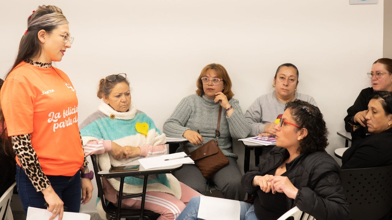 La Fundación Solidaridad por Colombia destaca el impacto de ‘Ali-Hadas para Más Bien-estar’, una estrategia de la Alcaldía de Bogotá y la Secretaría de Salud que fortalece a más de 600 personas cuidadoras, convirtiendo su labor cotidiana en liderazgo social y participación comunitaria.