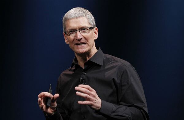 Tim Cook, CEO de Apple Inc. habla durante el evento de lanzamiento del iPhone 5 de Apple en San Francisco.