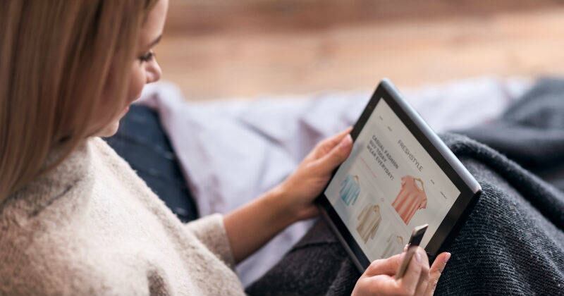 Muchas personas venden sus muebles a través de Facebook Marketplace. (Facebook Image)