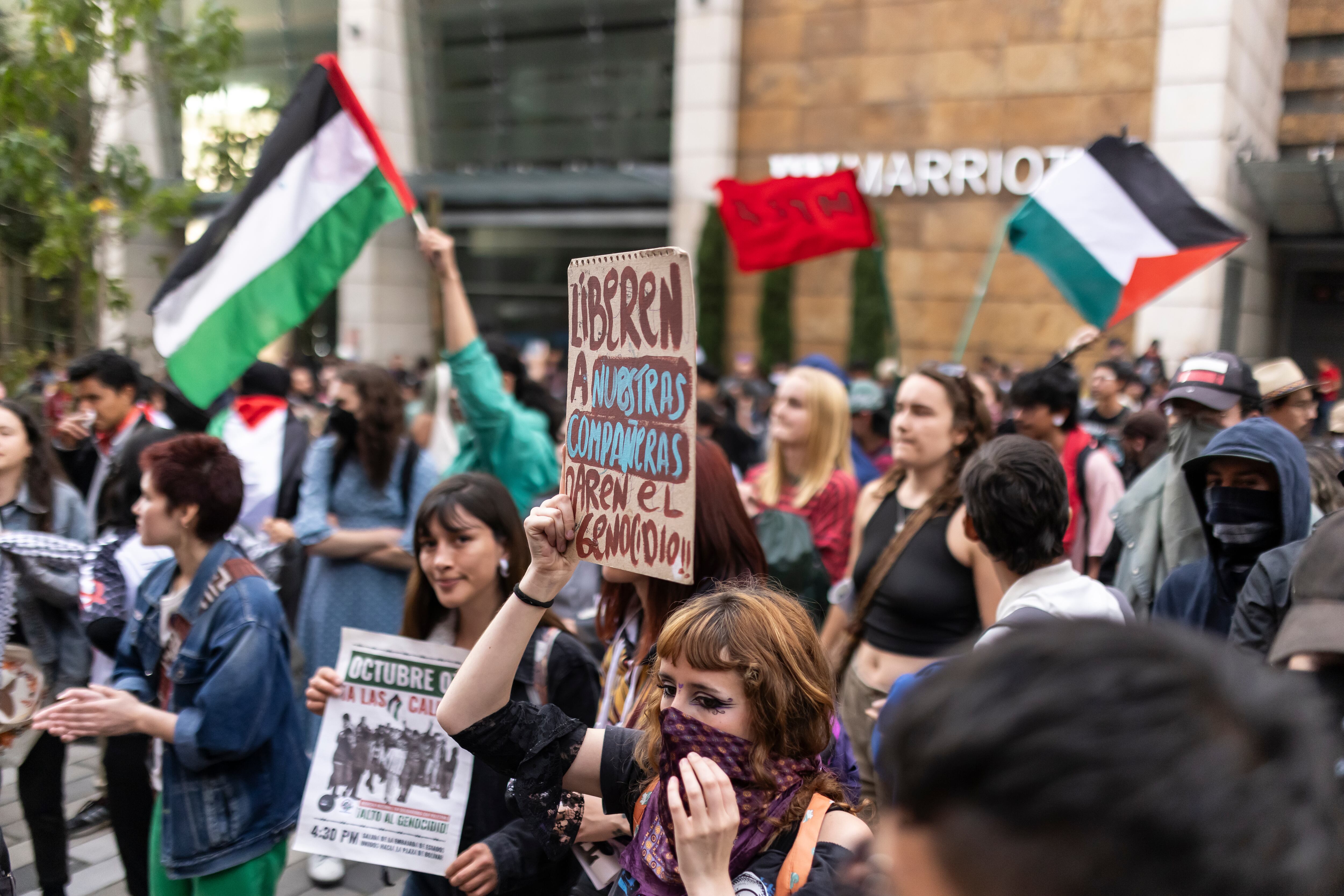 Manifestación a favor de Palestina y por la interceptación por parte del Estado de Israel a la Flotilla que se dirigía a Gaza con ayuda humanitaria y defensores de derechos humanos, entre ellos dos colombianas
