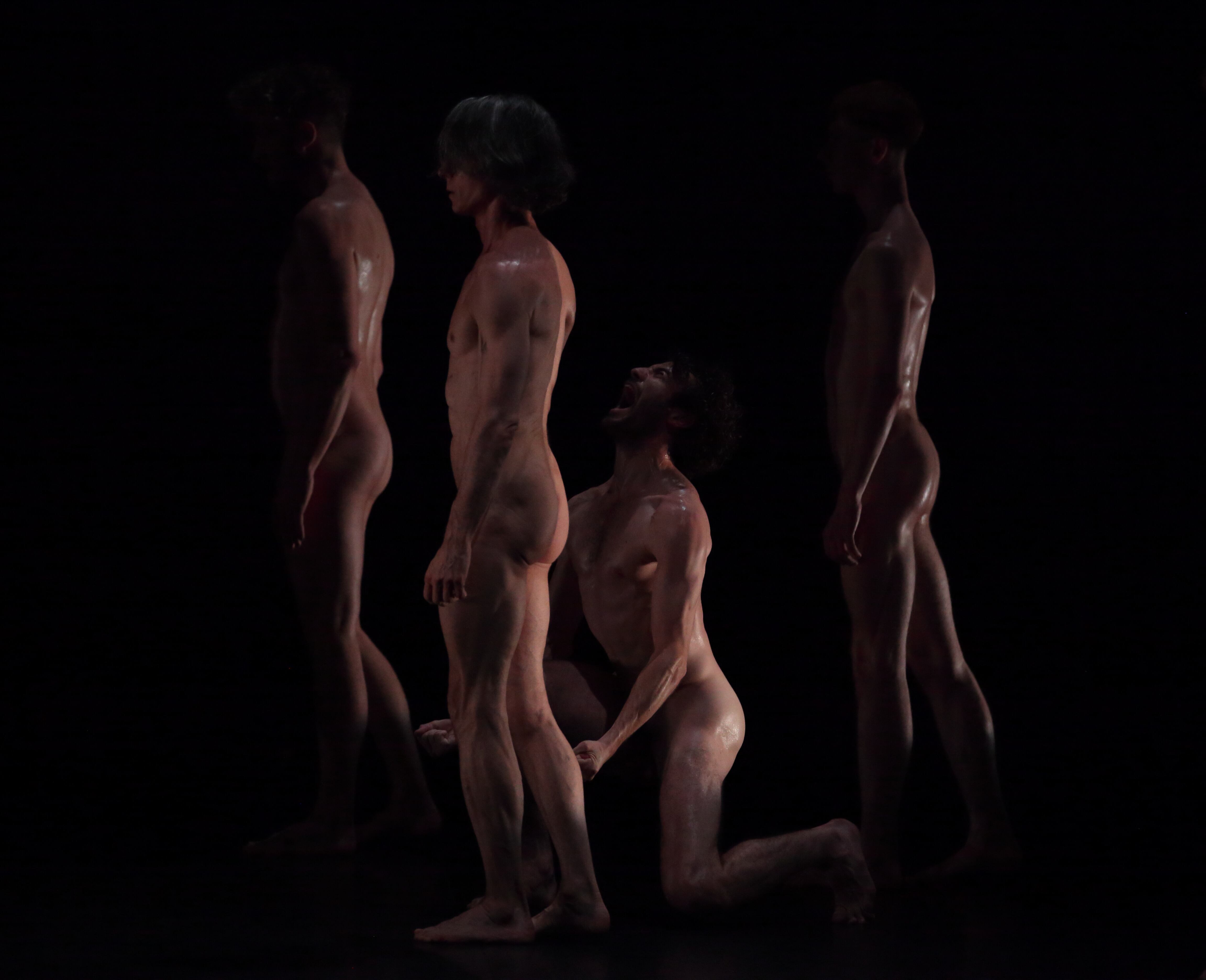 Olivier Dubois y su compañía presentan 'Tragedie, New Edit' en el Teatro Mayor.