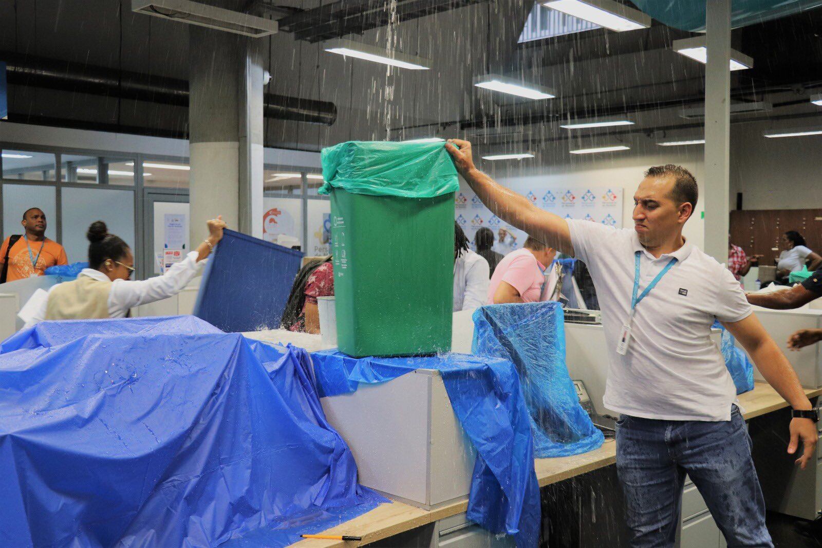 Algunos puestos de trabajo y equipos terminaron averiados