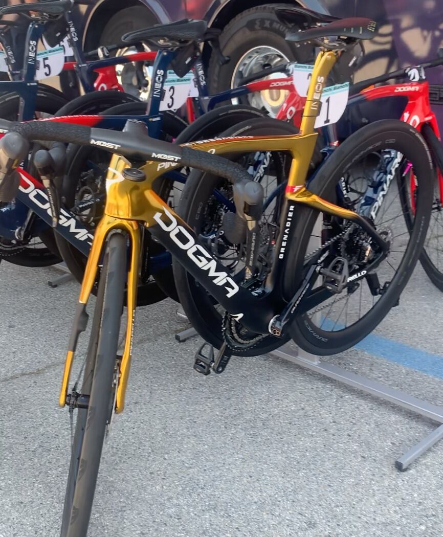 Bicicleta del campeón olímpico en Tokio, Richard Carapaz del (Ineos)