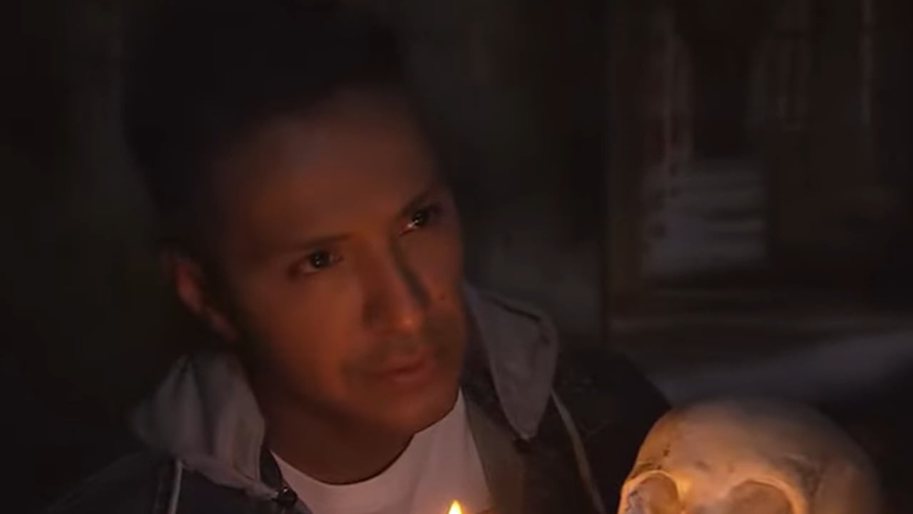 El actor de 'Tu Voz Estéreo' reveló que en ocasiones habla con el fantasma.